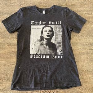 Women’s Taylor Swift Réputation Tour T Shirt